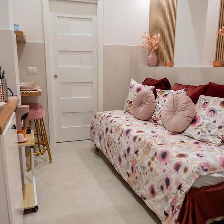 Palazzo Nicolaus Del Lungomare Bed & Breakfast Bari Ngoại thất bức ảnh
