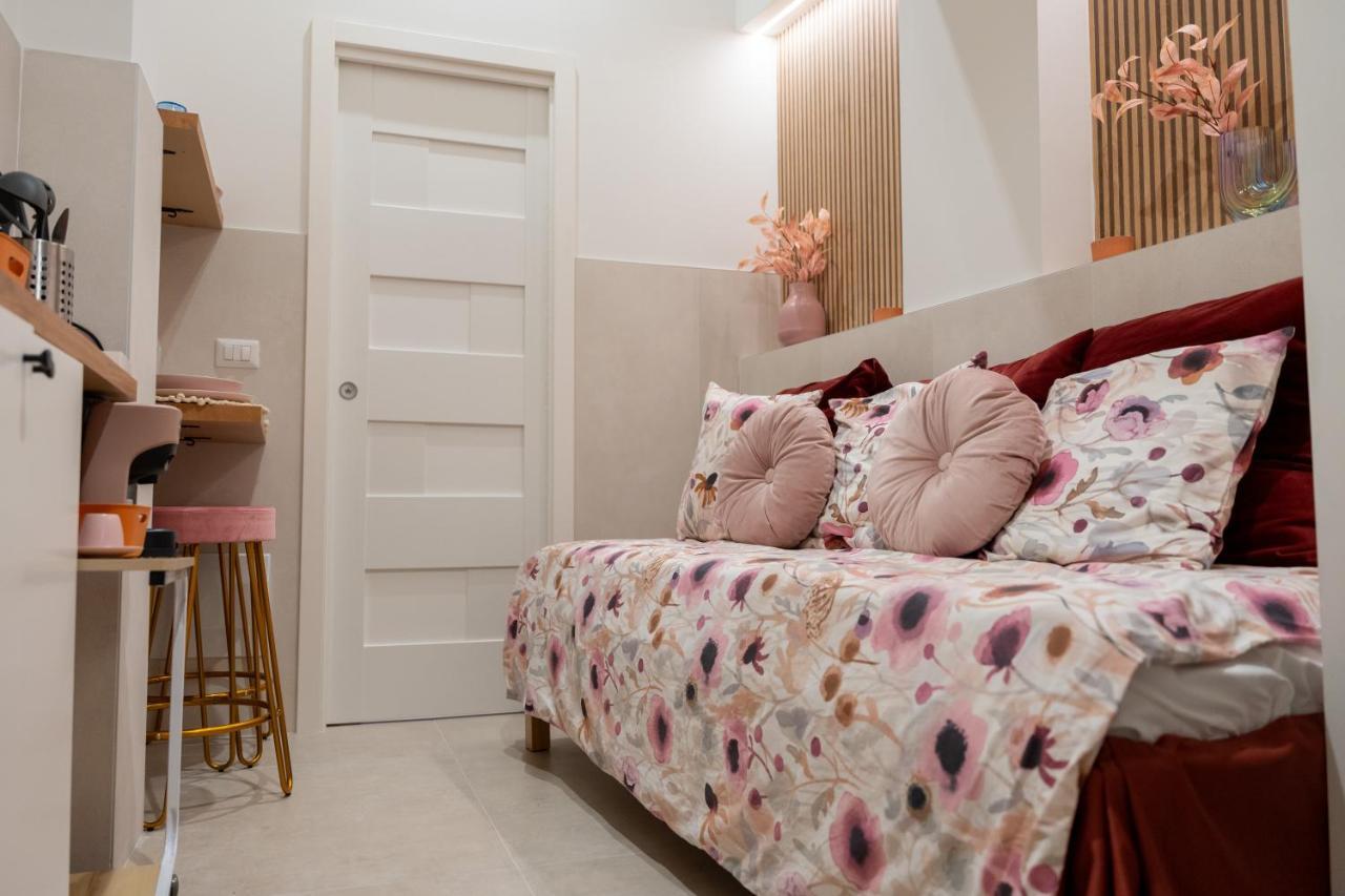 Palazzo Nicolaus Del Lungomare Bed & Breakfast Bari Ngoại thất bức ảnh